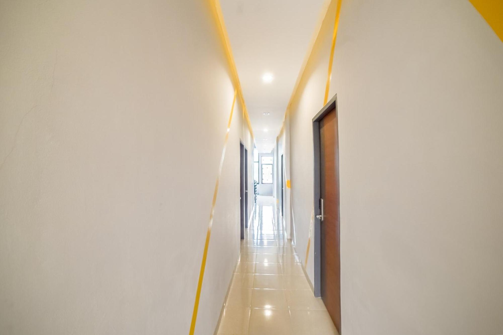 Capital O 90874 Millenium Inn 2 Medan Bagian luar foto