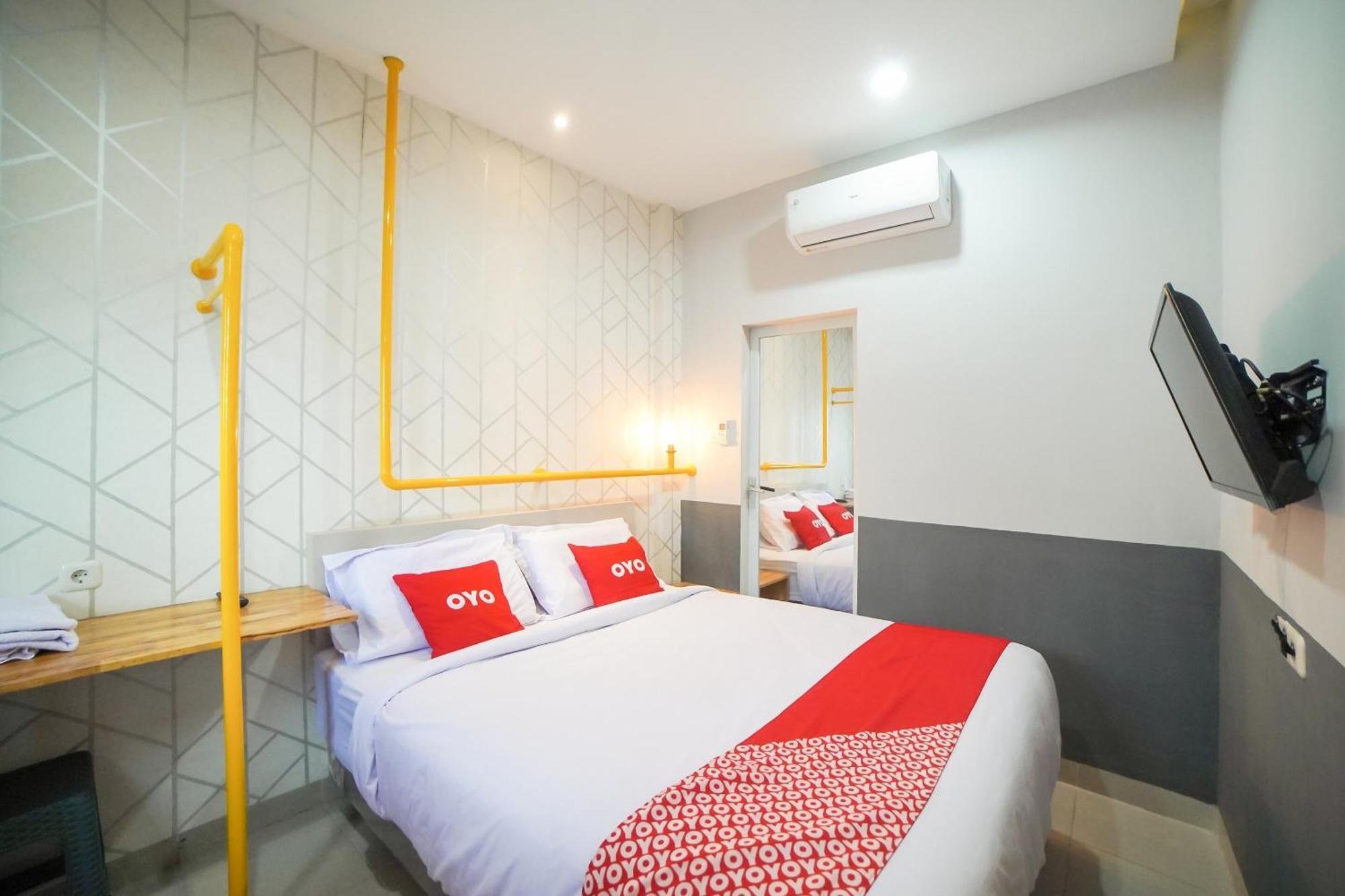Capital O 90874 Millenium Inn 2 Medan Bagian luar foto