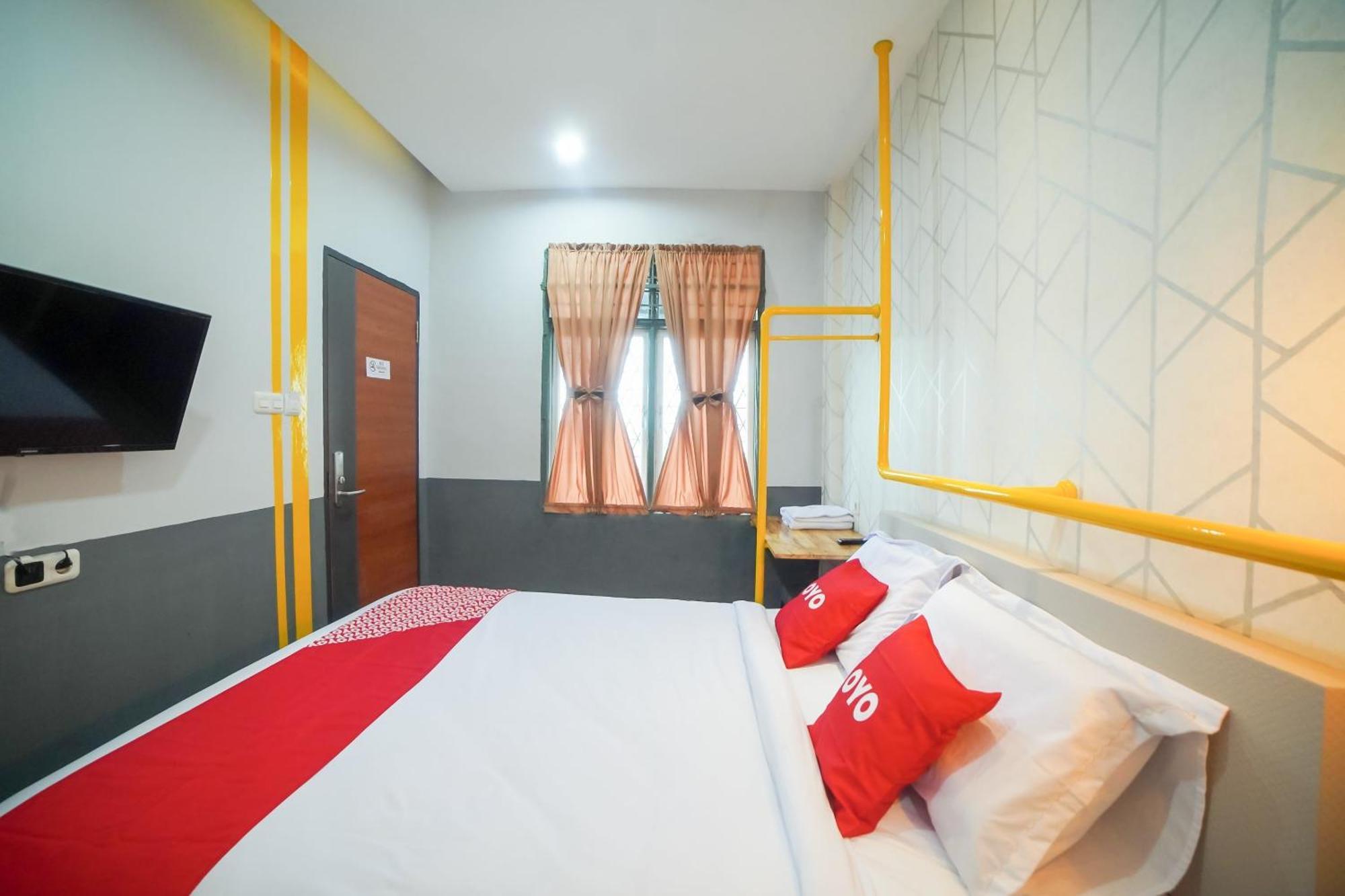 Capital O 90874 Millenium Inn 2 Medan Bagian luar foto