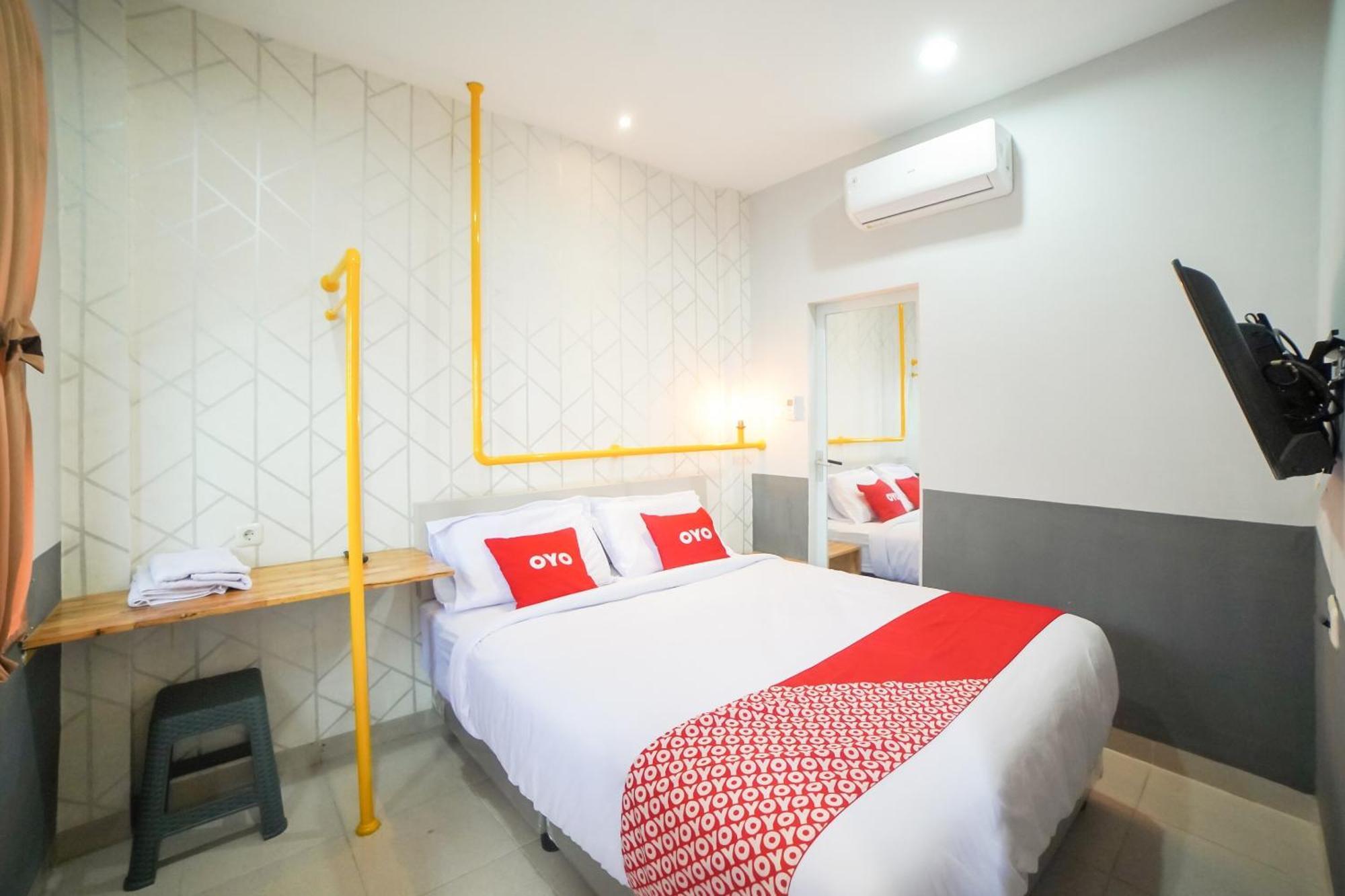 Capital O 90874 Millenium Inn 2 Medan Bagian luar foto